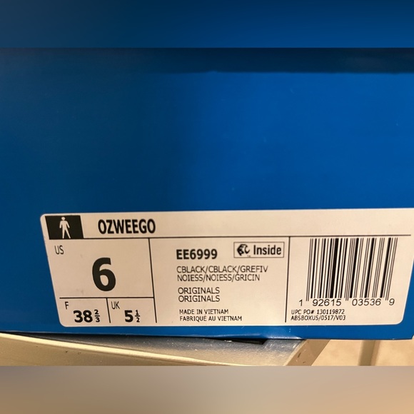 BNWT Adidas Ozweego - Triple Black - Picture 2 of 7